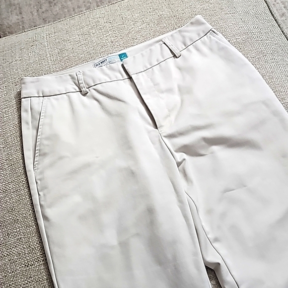 Old Navy Brand AT WAIST khaki size 4reg - Picture 2 of 11